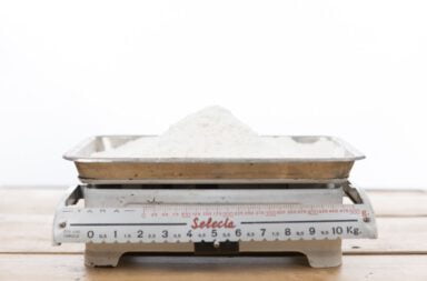 pizzabloem op Italiaanse weegschaal